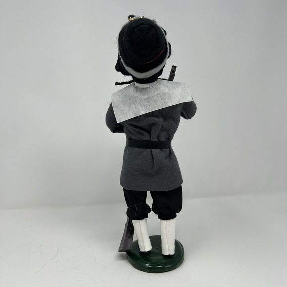 Byers Choice Caroler Pilgrim Man with Rifle Plimouth Plantation 2000 Signed - Picture 6 of 10